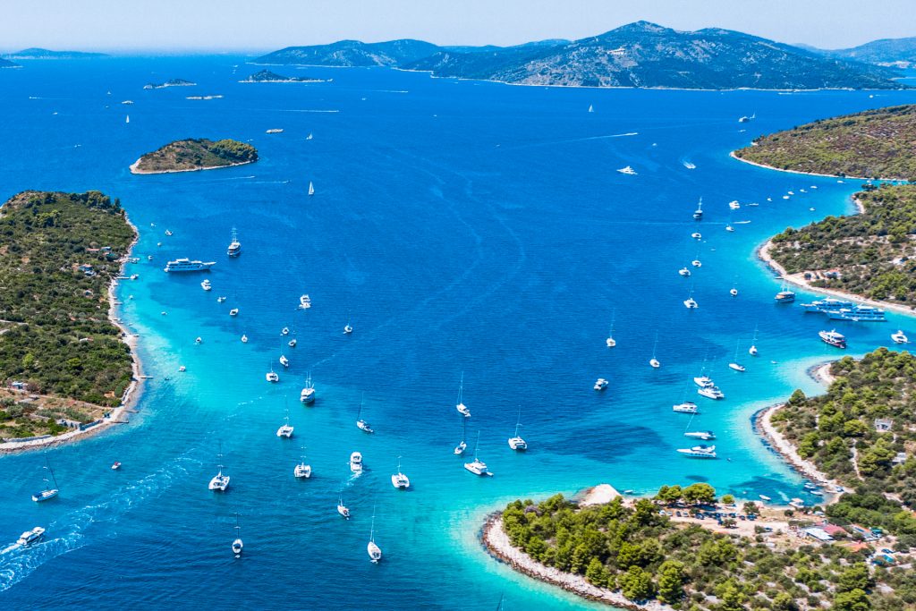 Blue Lagoon and Four Islands Speedboat Tour - Travel Croatia